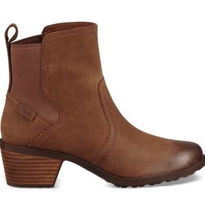 Teva Anaya Chelsea Boots
